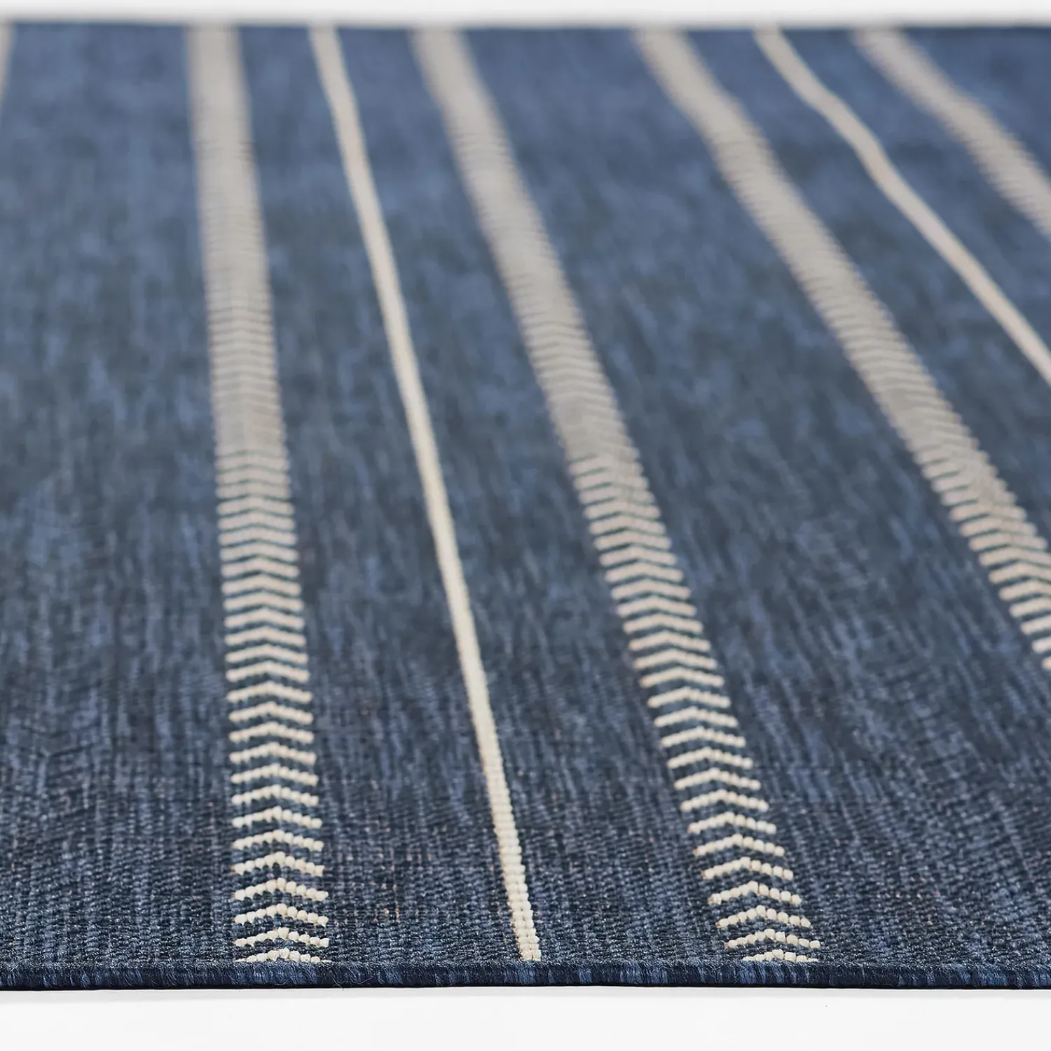 Plow & Hearth Area Rugs>Arabella Stripe Polypropylene Rug, 3'3" x 5' Navy