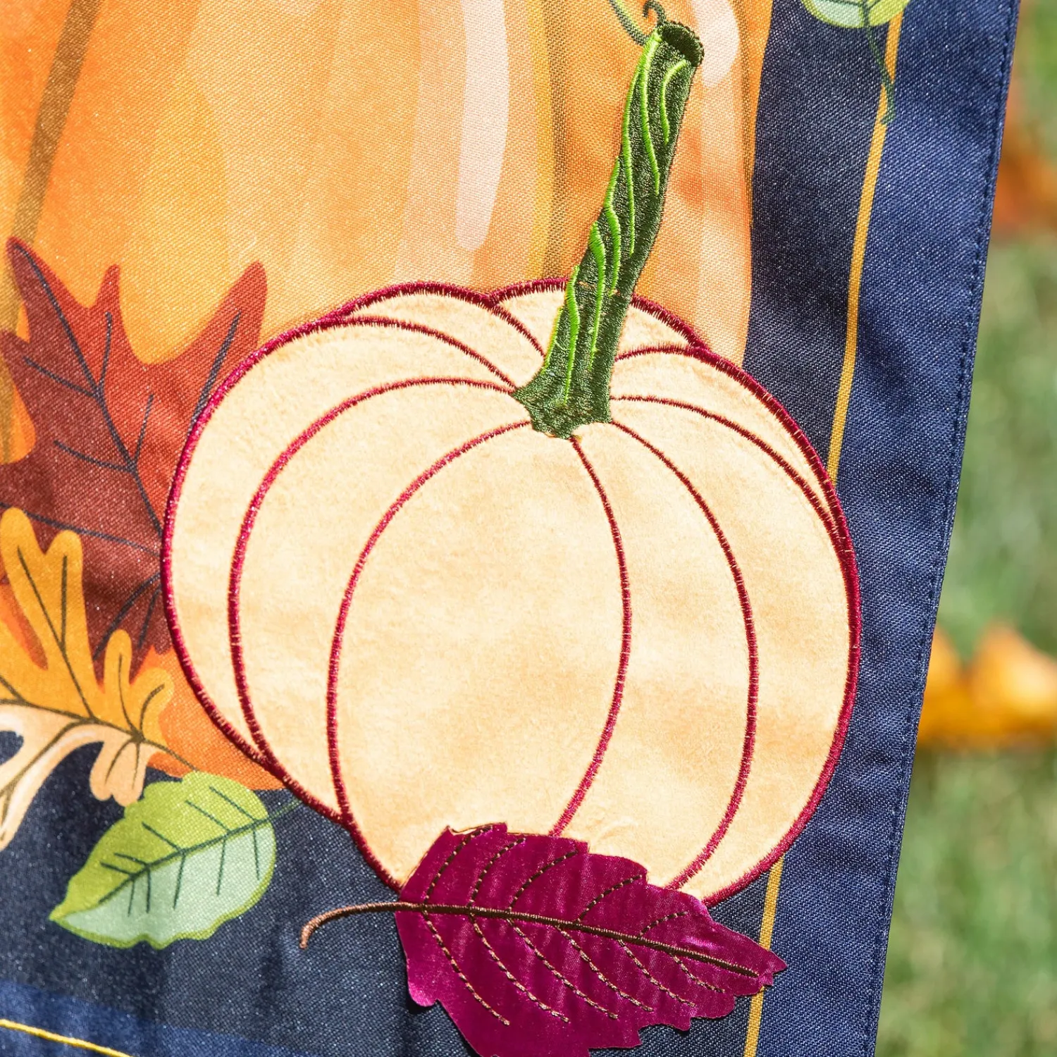 Plow & Hearth Garden Flags>Autumn Pumpkins Everlasting Impressions Textile Décor