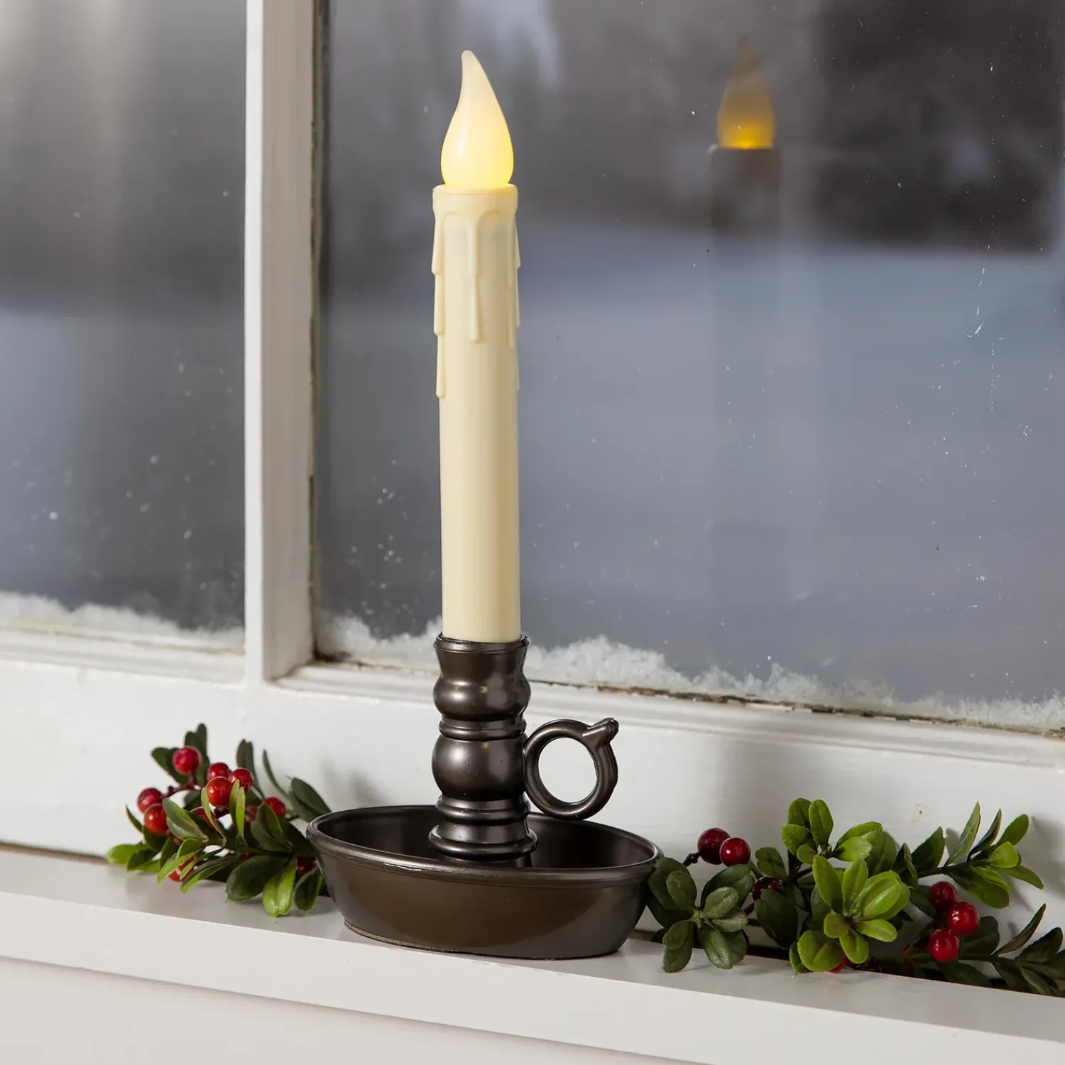 Plow & Hearth Candles & Lanterns|Lighted Accents>Battery-Operated Colonial Window Candles, Set of 4
