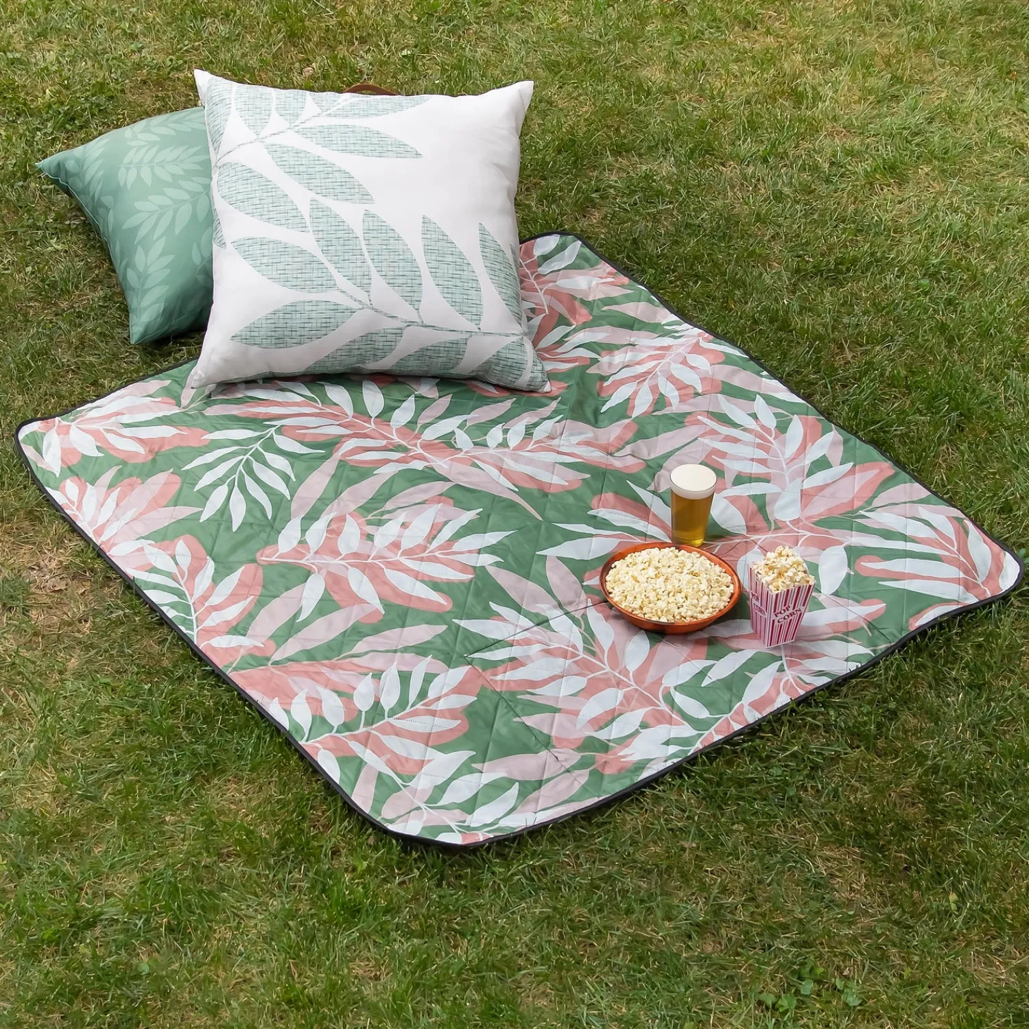 Plow & Hearth Throws & Blankets>Bethany Leaf Fold-Up Blanket Tote