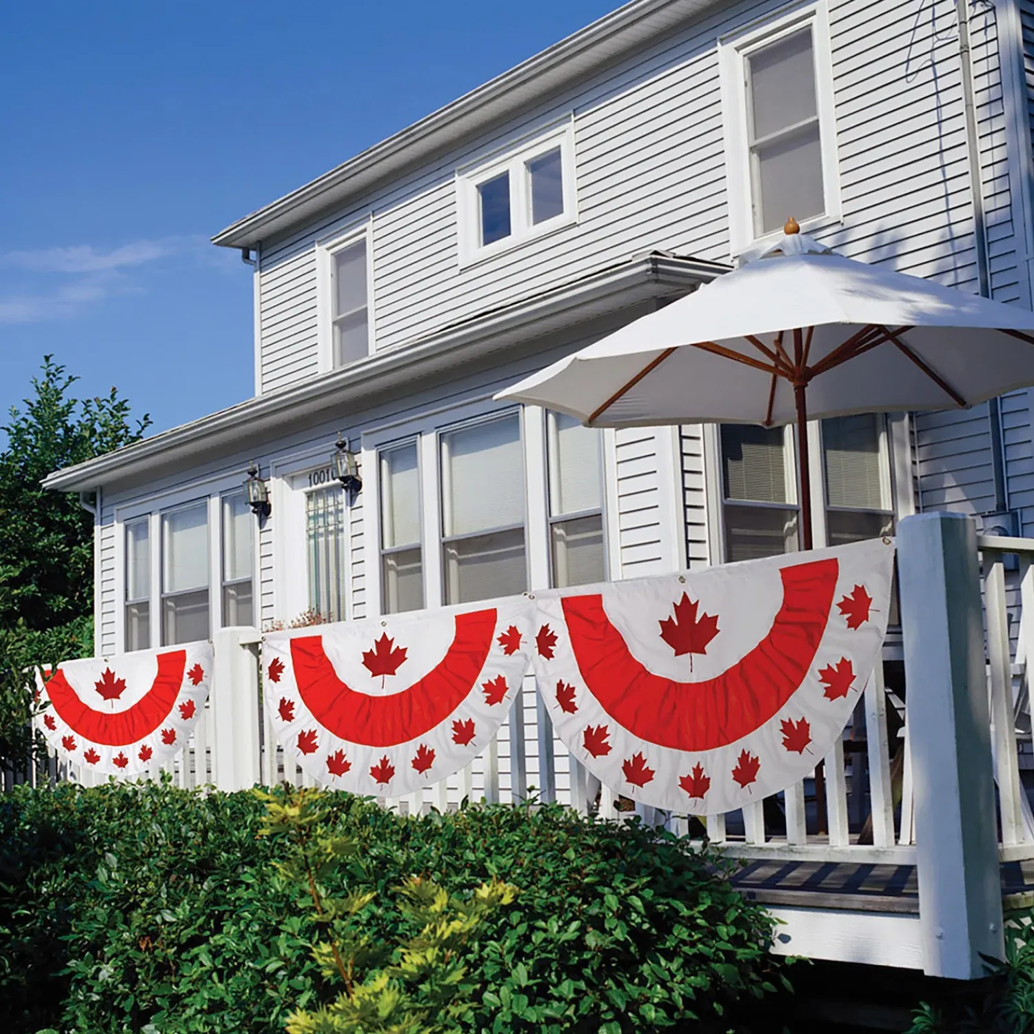 Plow & Hearth Bunting & Banners>Canadian Maple Leaf Applique Bunting