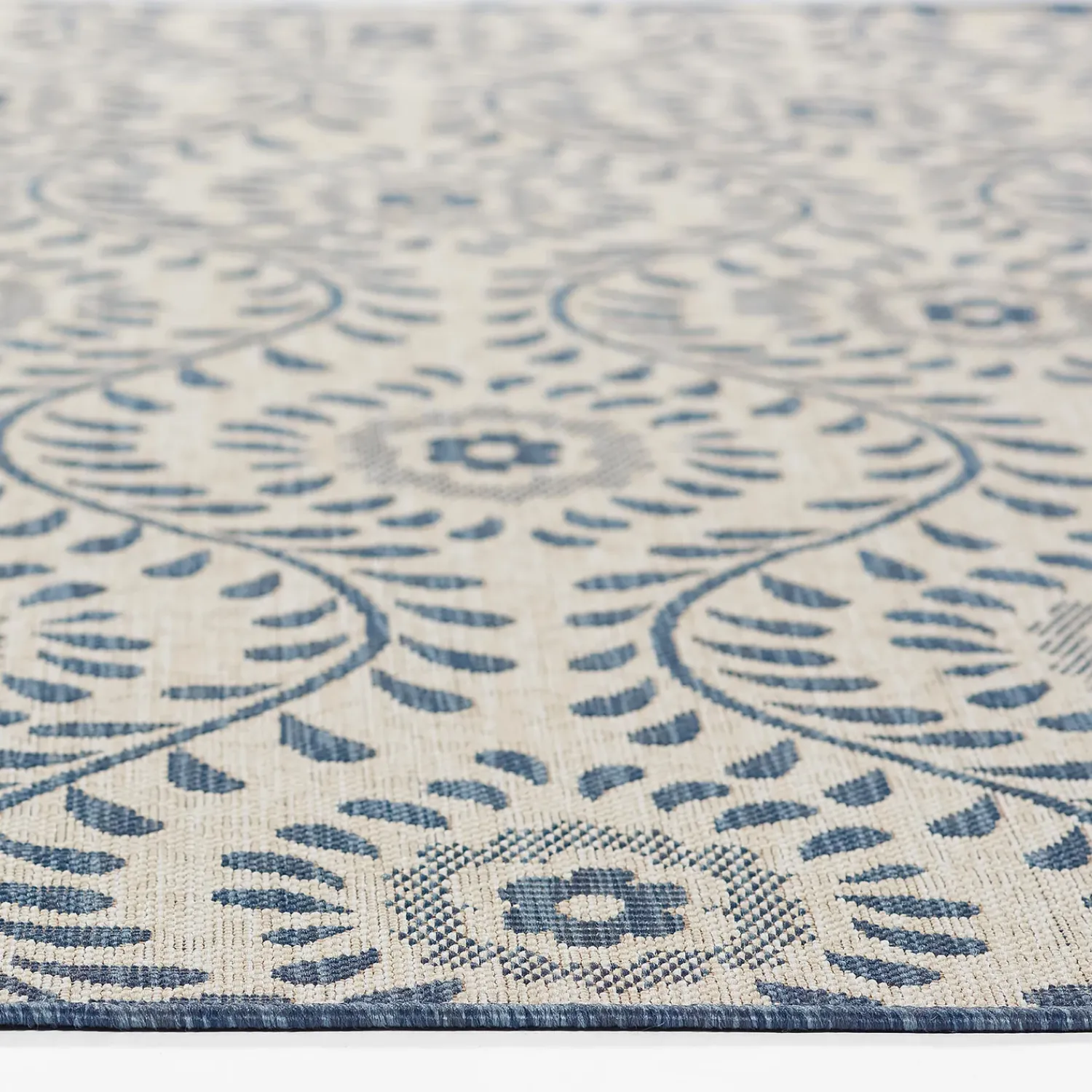 Plow & Hearth Area Rugs>Clementine Indoor/Outdoor Polypropylene Rug, 2' x 3'