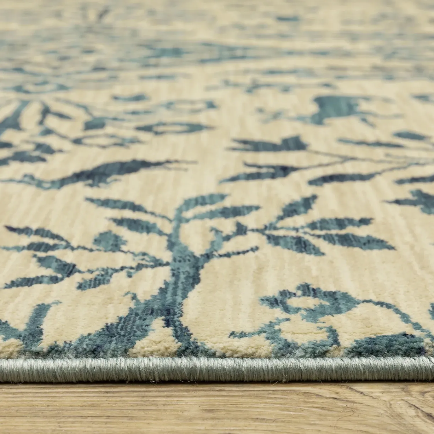 Plow & Hearth Area Rugs>Clover Hill Porcelain Polypropylene Rug, 3'3" x 5' Blue/Ivory
