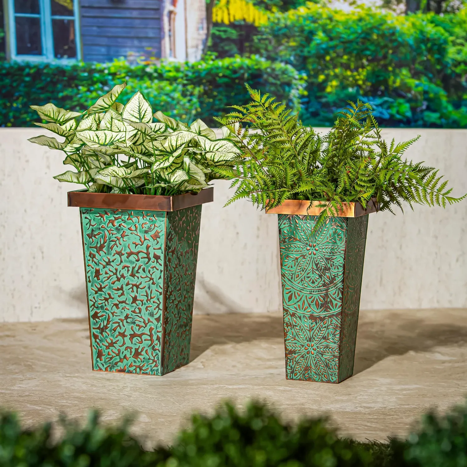 Plow & Hearth Planters & Plant Stands>Embossed Square Door Planter, Nested Set of 2