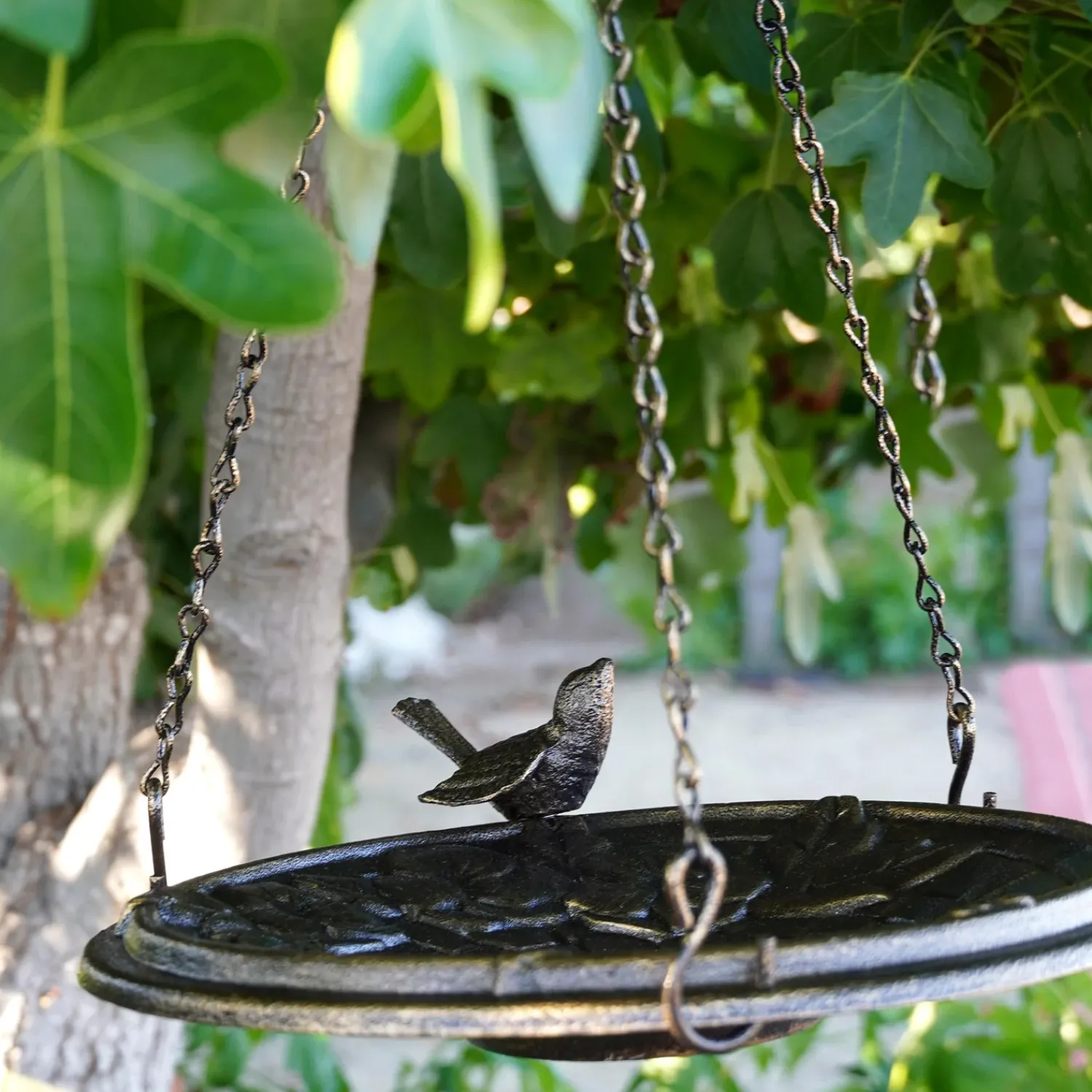 Plow & Hearth Birdbaths>Floral Cobblestone Motif Hanging Metal Birdbath