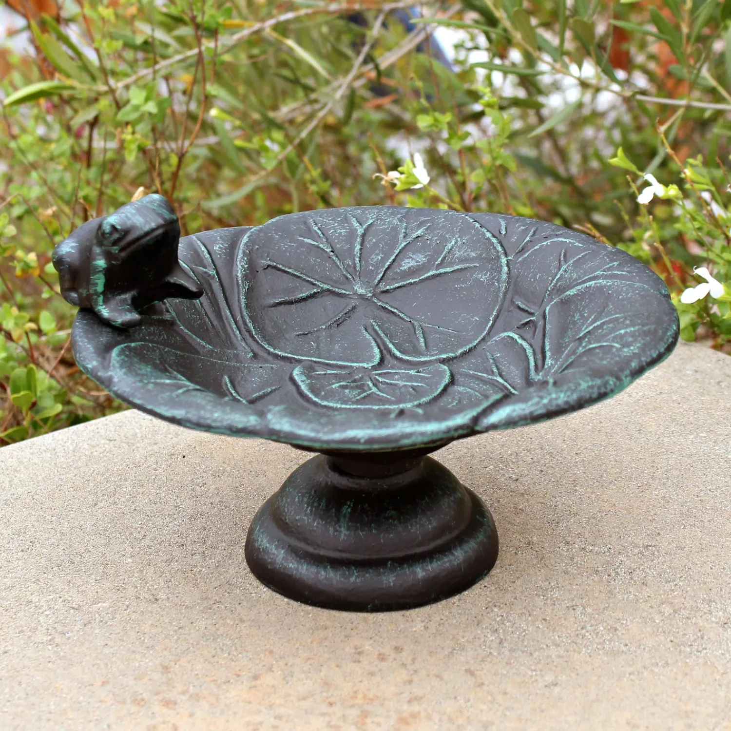 Plow & Hearth Birdbaths>Frog Tabletop Metal Birdbath Verdigris