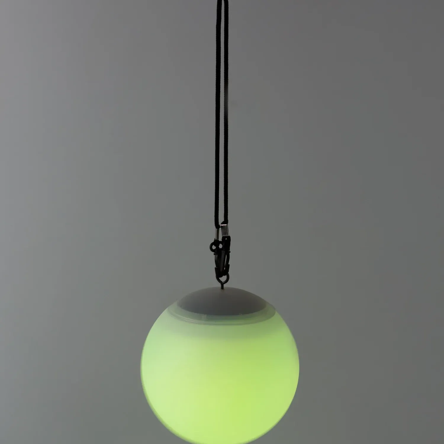 Plow & Hearth Lighted Garden Decorations|Lighted Accents>Hanging Solar Color Changing Sphere Light Black