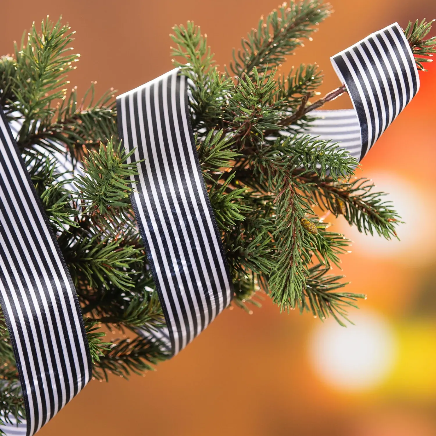 Plow & Hearth Lighted Trees & Garlands|Lighted Accents>Holiday Traditions Complete Christmas Tree Kit with 250 Lights and 140 Decorations, 7½'H