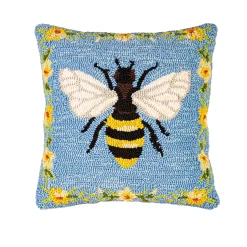 Plow & Hearth Outdoor Throw Pillows|Decorative Pillows>Indoor/Outdoor Bee Hooked Polypropylene Throw Pillow