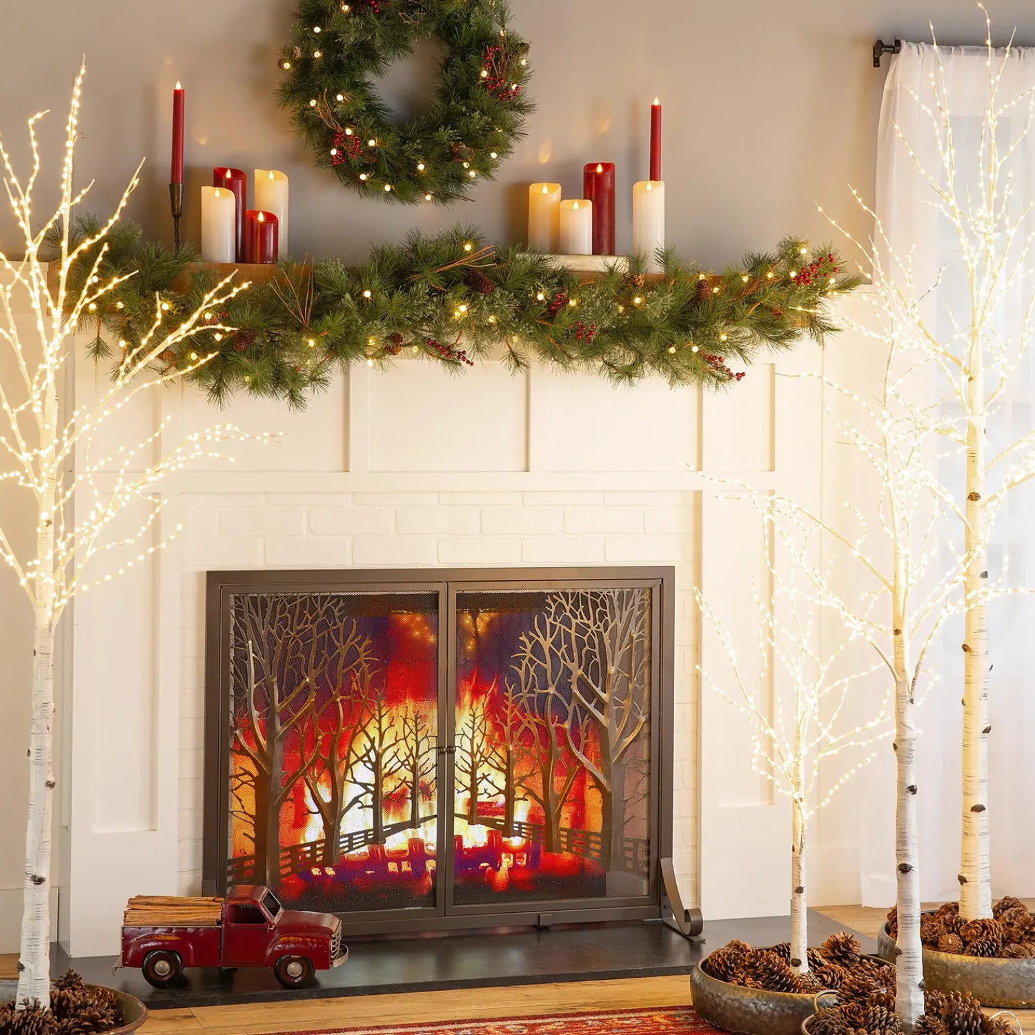 Plow & Hearth Wreaths|Faux Flowers & Plants>Indoor/Outdoor Blue Ridge Wreath with Battery-Operated Dual-Function Lights, 30" dia.