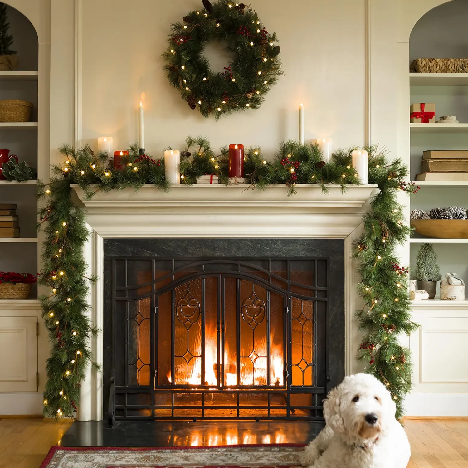 Plow & Hearth Wreaths>Indoor/Outdoor Blue Ridge Wreath with Battery-Operated Dual-Function Lights, 24" dia.
