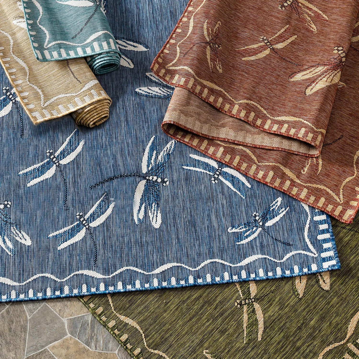 Plow & Hearth Area Rugs>Indoor/Outdoor Dragonfly Rug, 4'10" x 7'6"