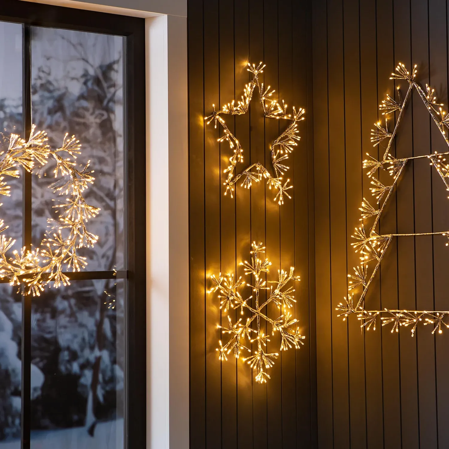 Plow & Hearth Wreaths|Lighted Accents>Indoor/Outdoor Electric Lighted Wreath Holiday Decoration