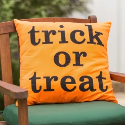 Plow & Hearth Outdoor Throw Pillows|Decorative Pillows>Indoor/Outdoor Halloween Trick or Treat Cotton Throw Pillow