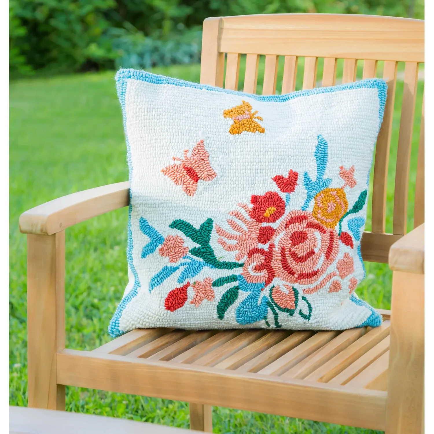 Plow & Hearth Outdoor Throw Pillows|Decorative Pillows>Indoor/Outdoor Hooked Pillow 18"x18" Butterfly Meadow