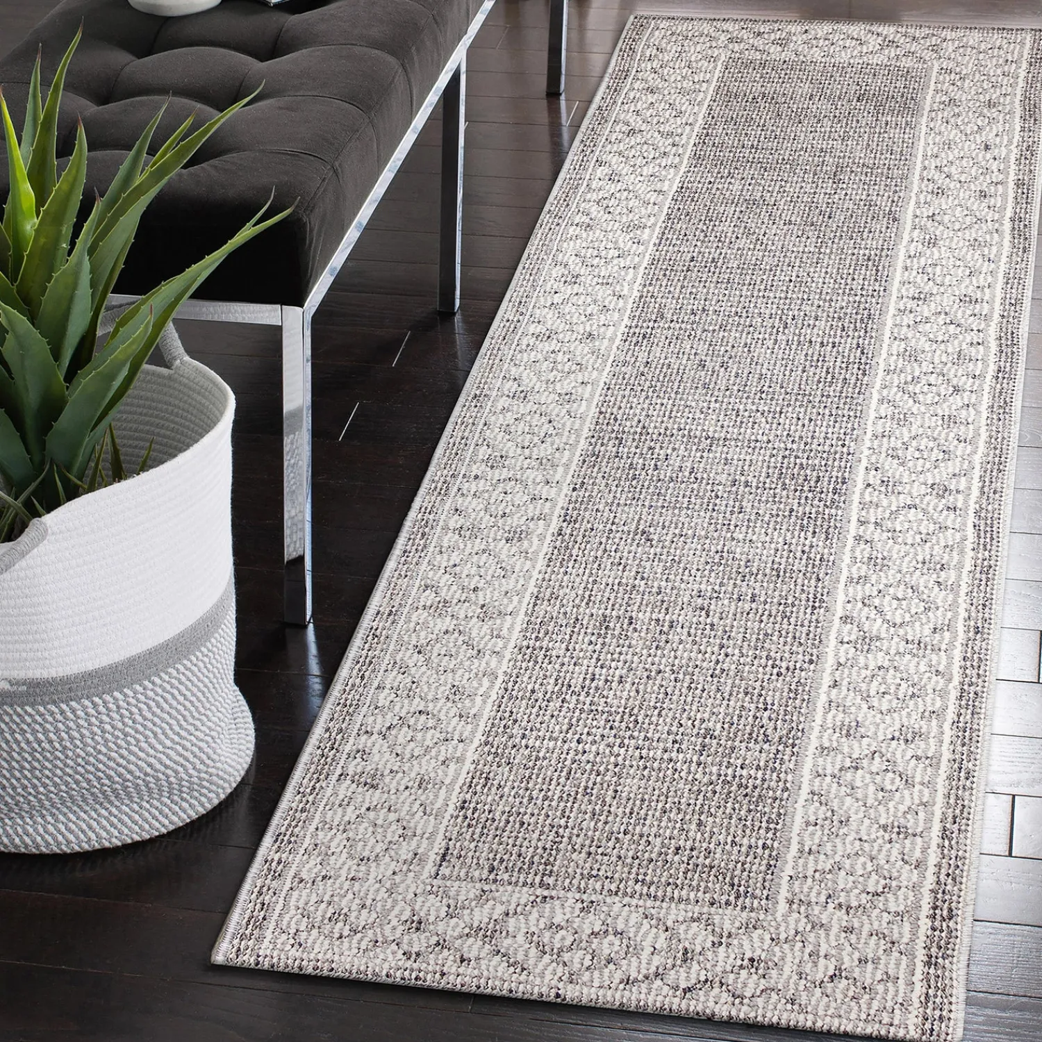 Plow & Hearth Area Rugs>Indoor/Outdoor Kitty Hawk Border Rug, 5'3" x 7'3"