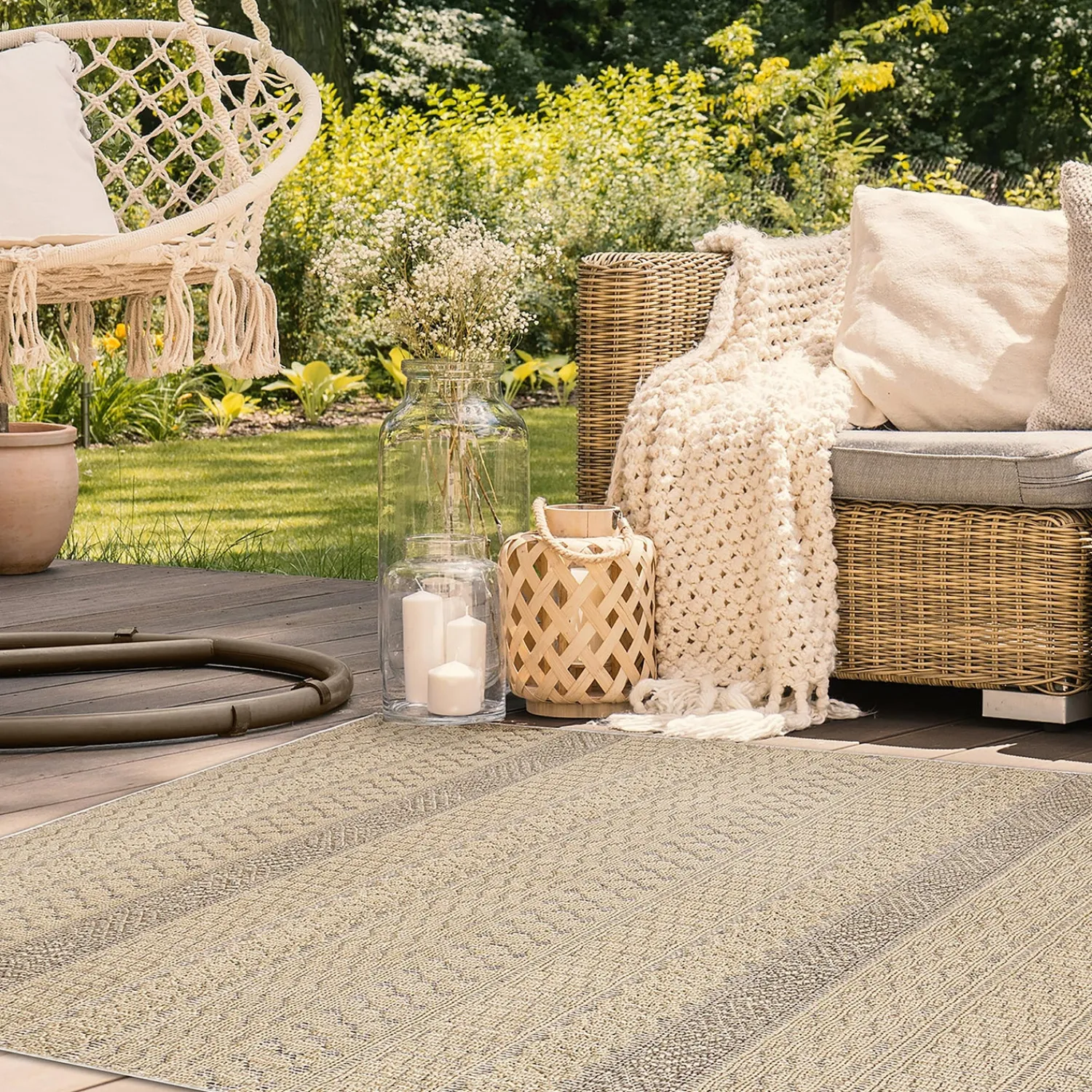 Plow & Hearth Area Rugs>Indoor/Outdoor Kitty Hawk Striped Rug, 5'3" x 7'3"