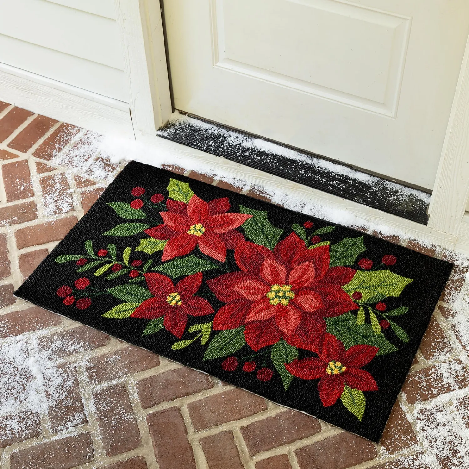 Plow & Hearth Hooked Rugs>Indoor/Outdoor Poinsettia Hooked Polypropylene Accent Rug