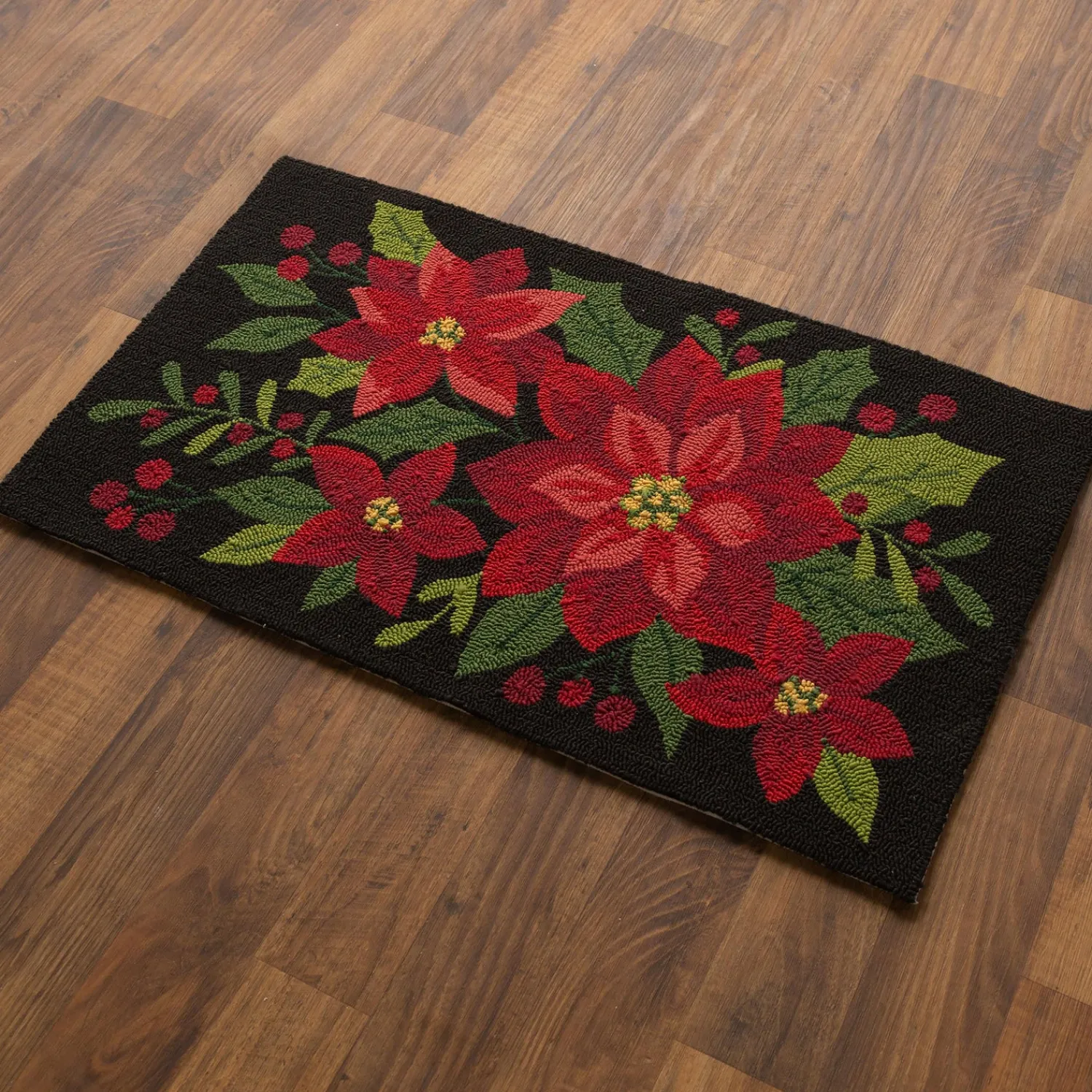 Plow & Hearth Hooked Rugs>Indoor/Outdoor Poinsettia Hooked Polypropylene Accent Rug