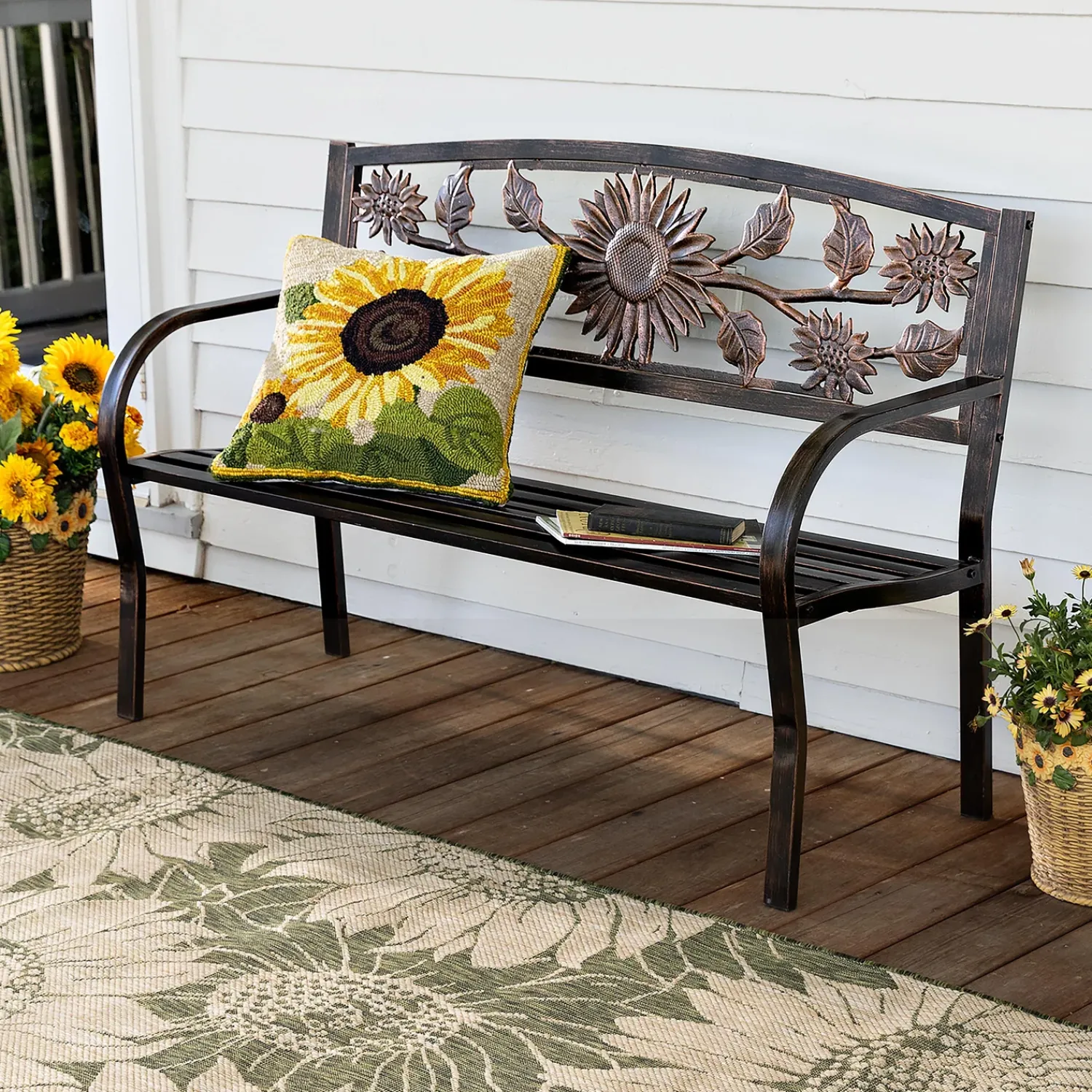 Plow & Hearth Outdoor Throw Pillows|Decorative Pillows>Indoor/Outdoor Sunflower Hooked Polypropylene Throw Pillow