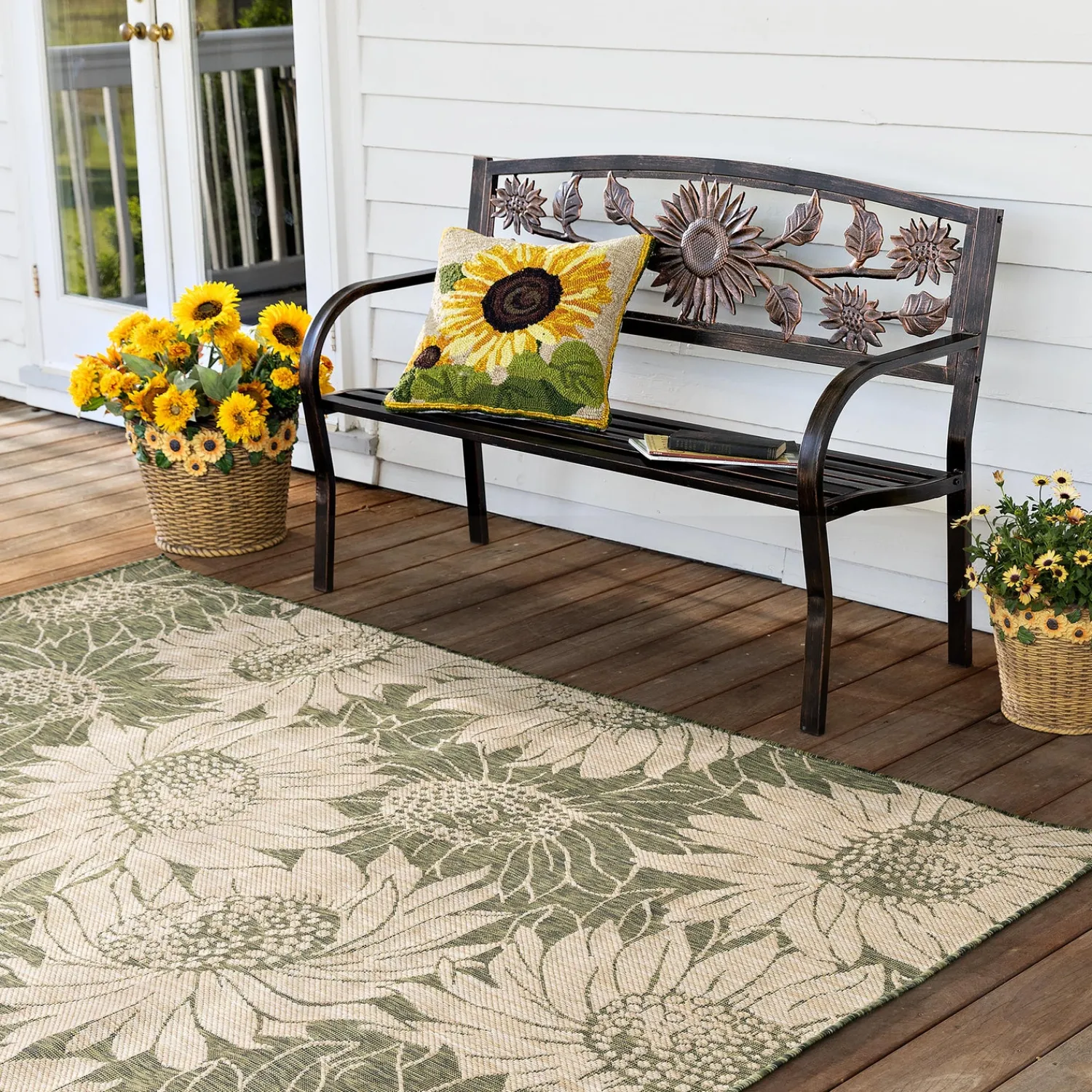 Plow & Hearth Area Rugs>Indoor/Outdoor Sunflower Rug, 4'10" x 7'6"