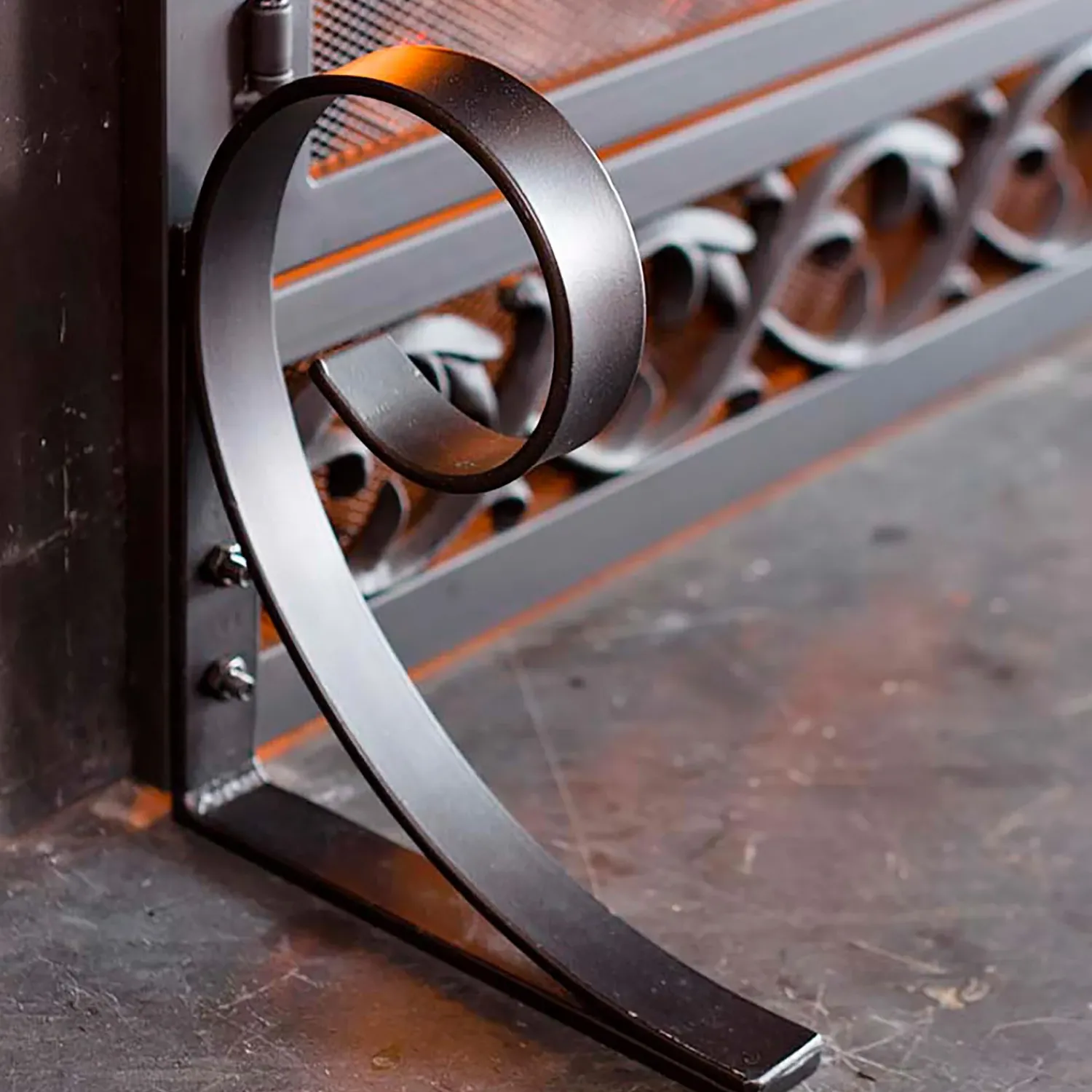 Plow & Hearth Fireplace Screens With Doors>Large Cast Iron Scrollwork Fire Screen With Doors Black