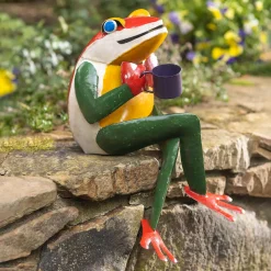 Plow & Hearth Garden Statues>Latte Larry Frog with Coffee Cup Metal Garden Statue