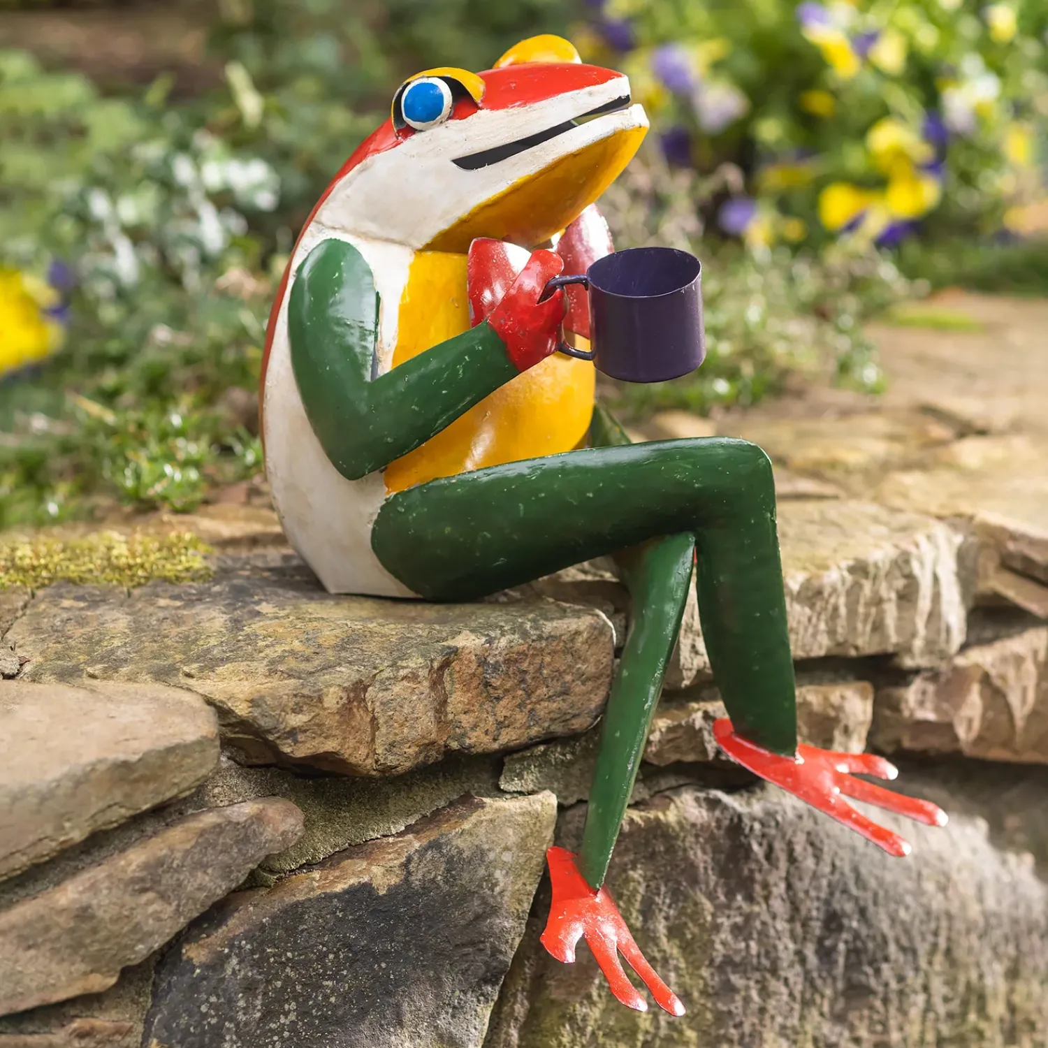 Plow & Hearth Garden Statues>Latte Larry Frog with Coffee Cup Metal Garden Statue