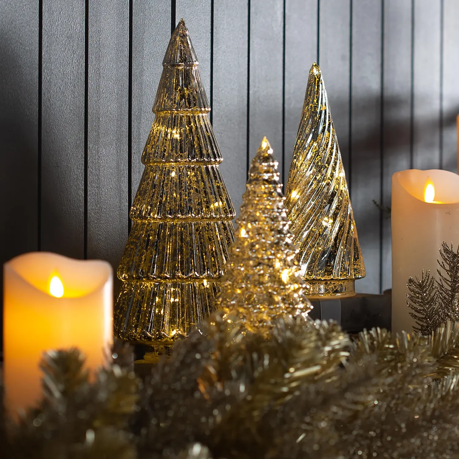 Plow & Hearth Lighted Trees & Garlands>Newport Indoor/Outdoor Glitter Garland
