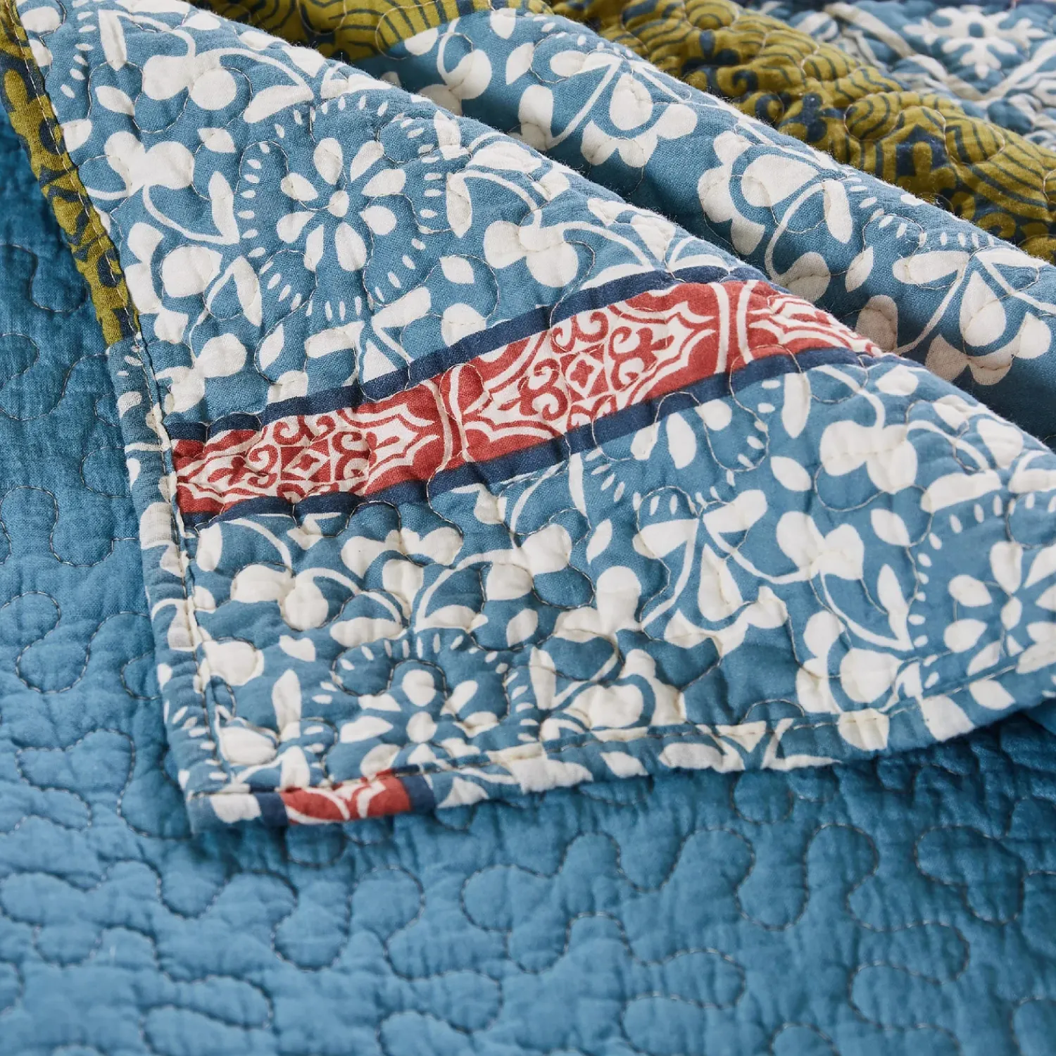 Plow & Hearth Quilts & Bedspreads|Throws & Blankets>Patterned Quilted Throw