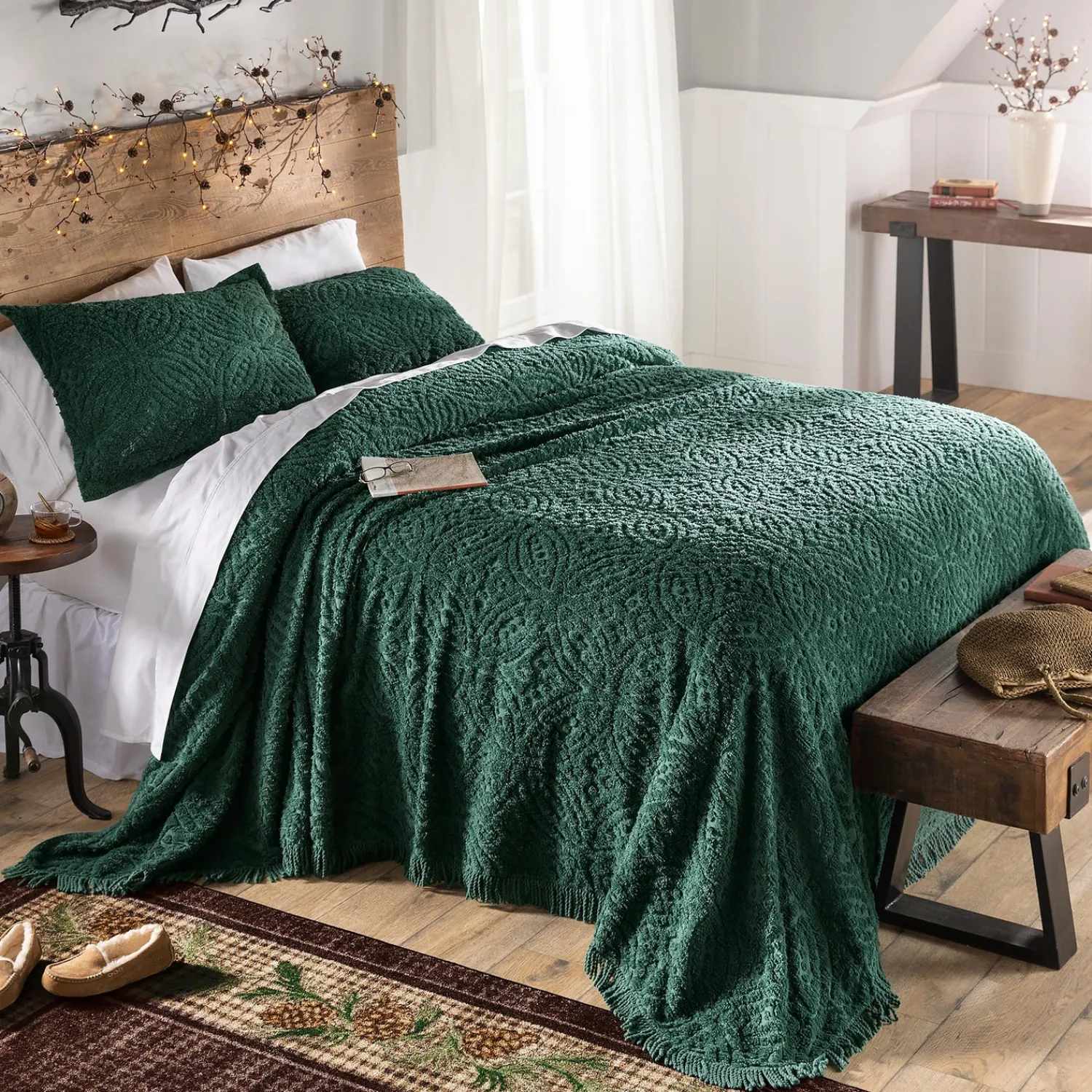 Plow & Hearth Quilts & Bedspreads>Queen Wedding Ring Tufted Chenille Bedspread