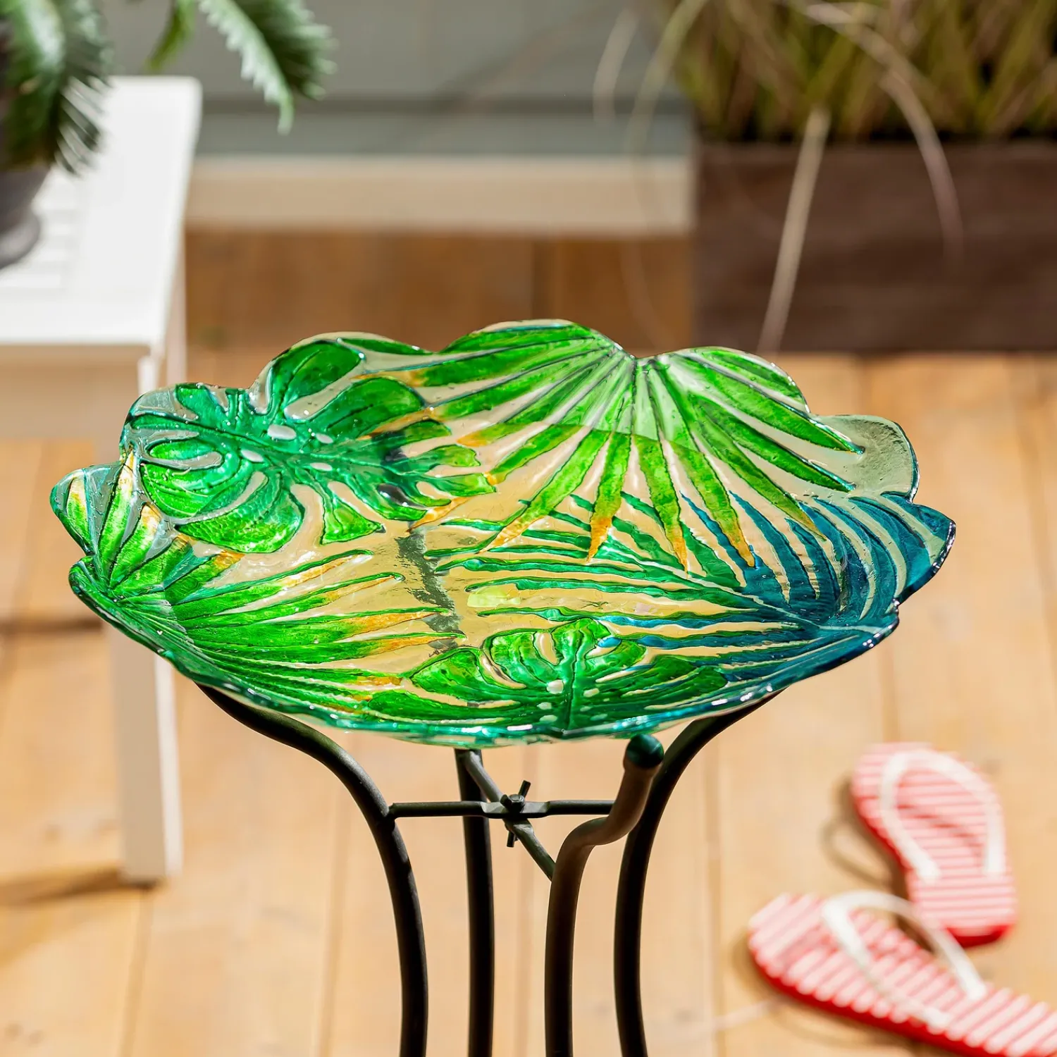 Plow & Hearth Birdbaths>18" Sculpted Edge Glass Bird Bath, Palm Leaves