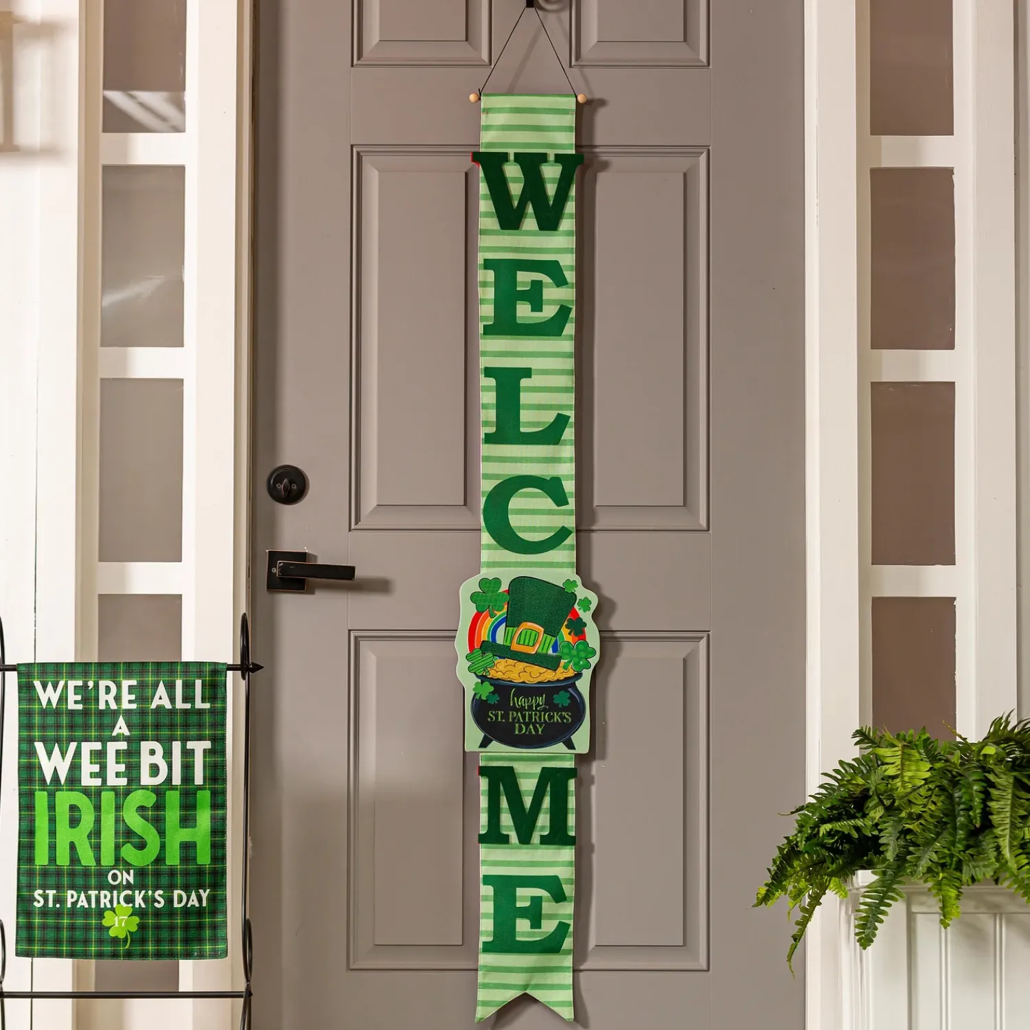 Plow & Hearth Fabric Door Hangers>Sending Love Valentine's Day/End of the Rainbow Double Sided Door Banner