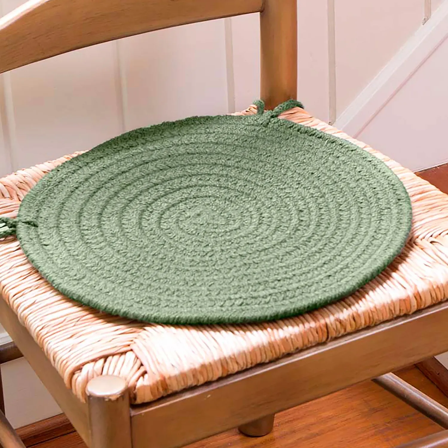 Plow & Hearth Chairs & Rockers|Rockers & Gliders>Solid Color Country Classic Braided Polypropylene Chair Pad, 15" dia.