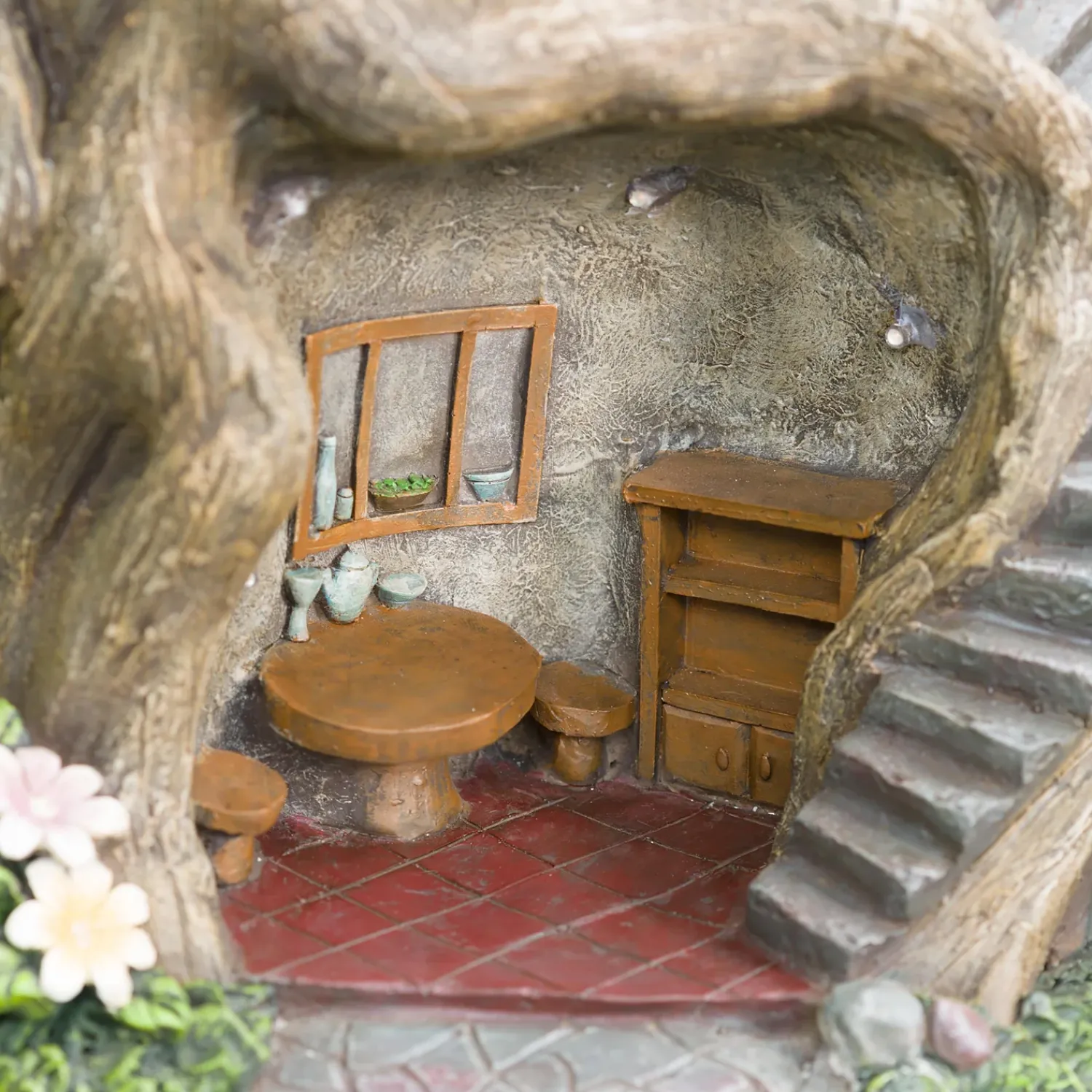 Plow & Hearth Garden Statues|Solar Accents>Two-Story Fully-Furnished Solar Lighted Fairy House in a Stump